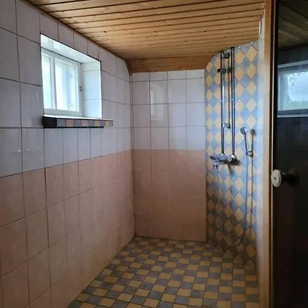 Rauhallinen Asunto Maalla, Navetan Paeaedyssae.