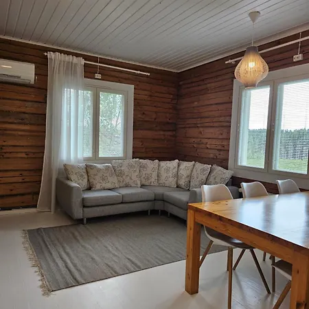 Apartment Rauhallinen Asunto Maalla, Navetan Paeaedyssae.