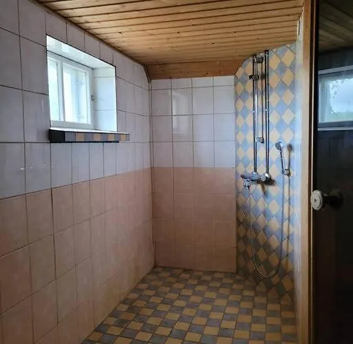 Rauhallinen Asunto Maalla, Navetan Paeaedyssae.